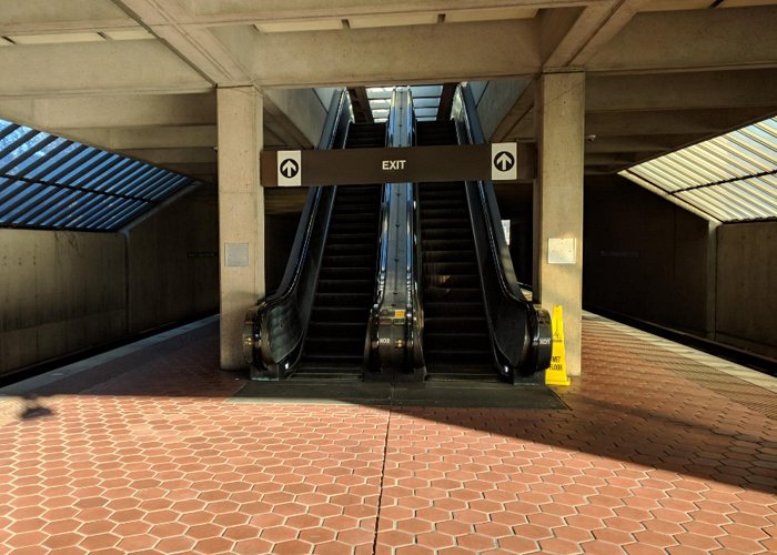 Vienna/Fairfax-GMU Metro Station photo