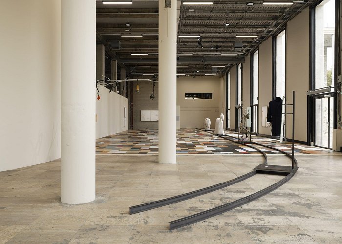 Palais de Tokyo Event: Guillaume Leblon, Parade - Palais de Tokyo, Paris | Galerie ... photo