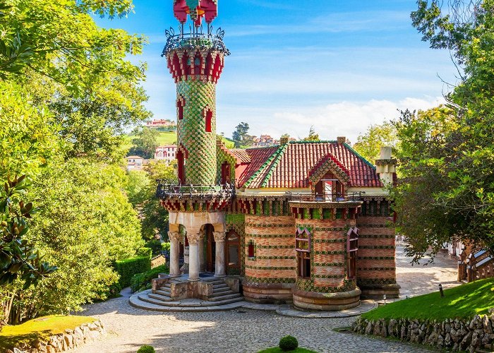 El Capricho de Gaudi EL CAPRICHO de Gaudí, el MEJOR EDIFICIO de Cantabria ... photo