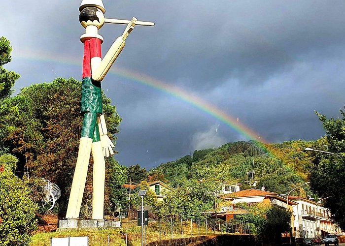 Parco di Pinocchio A Collodi la statua di Pinocchio più alta del mondo - Il Tuo Paese photo