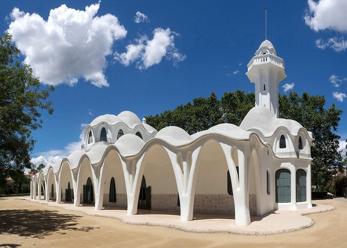 Masía Freixa Icono de la arquitectura modernista: la Masía Freixa, en Terrassa photo