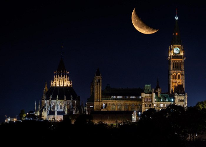 Parliament Hill Got this lovely photo of Parliament Hill last night! : r/ottawa photo