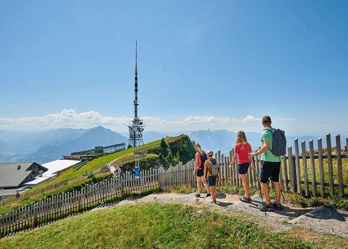 Luftseilbahn Beatenberg-Niederhorn Gondola Niederhorn Gondola Cable Car – enjoy breathtaking views photo