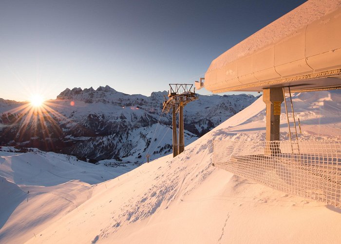 Mossettes 7 panoramic on-piste viewpoints : in the Region Dents du Midi photo