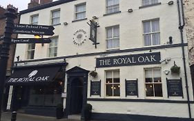 The Royal Oak Ripon Bed & Breakfast Exterior photo