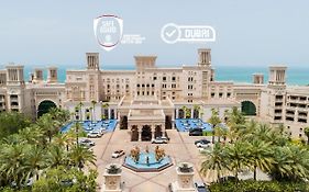 Jumeirah Al Qasr Dubai Hotel Exterior photo