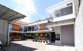 Reddoorz At Merdeka Street Garut Hotel Exterior photo