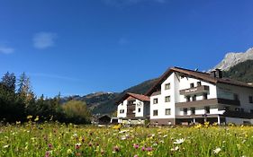 Haus Zangerl Hotel Sankt Anton am Arlberg Exterior photo