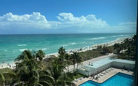 Beach Front Studio Miami Beach Apartment Exterior photo