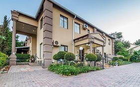 Constantia Manor Guest House Pretoria Exterior photo