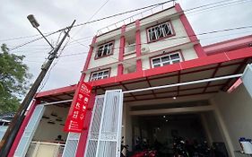 Mapala Guest House Makassar Redpartner Exterior photo