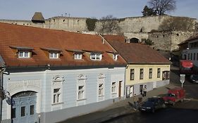 Varkapu Panzio Bed & Breakfast Eger Exterior photo