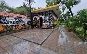 Luxurious Vintage Villa Lonavala Exterior photo