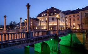 Zlata Ladjica Boutique Hotel Ljubljana Exterior photo