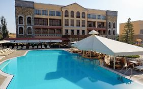 Caucasus Hotel Yerevan Exterior photo