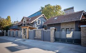 Gray Brick House Apartment Subotica Exterior photo