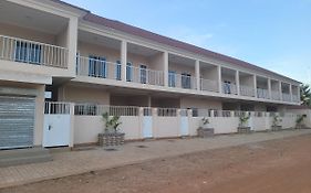 Chez Chic Apartments Serrekunda Exterior photo