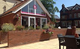 The Royal Hotel Mundesley Exterior photo