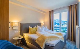 Gaestehaus Schusser An Der Therme Bed & Breakfast Bad Kleinkirchheim Exterior photo