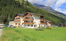 Pension Heino Hotel Saas-Grund Exterior photo