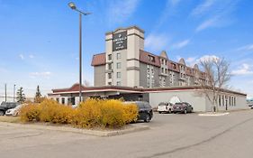 Emerald Hotel & Suites Calgary Airport Exterior photo