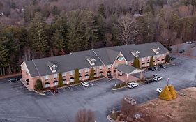 Mountain Inn & Suites Flat Rock Exterior photo