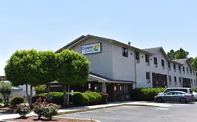 Coastal Inn & Suites Wilmington Exterior photo