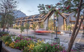 Peaks Hotel And Suites Banff Exterior photo