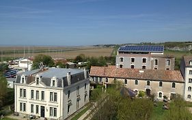 Le Domaine Du Meunier Hotel Mortagne-sur-Gironde Exterior photo