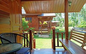 Walk In Homestay Ko Kut Exterior photo