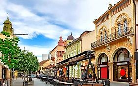 Centar Lux 2 Hostel Zrenjanin Exterior photo