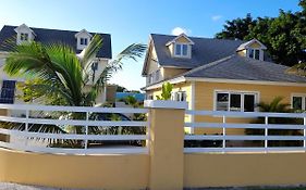 Villa By The Bay Nassau Exterior photo