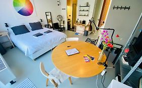 Private Studio With Free Car Parking Bed & Breakfast Amsterdam Exterior photo