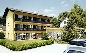 Pension Regia Bed & Breakfast Velden am Woerthersee Exterior photo