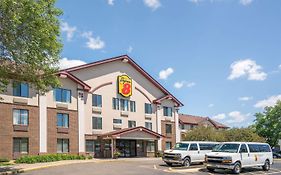 Super 8 By Wyndham Bloomington/Airport Hotel Exterior photo