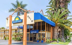 Days Inn By Wyndham Los Angeles Lax/Venicebch/Marina Delray Exterior photo