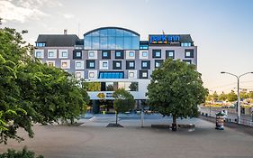 Park Inn By Radisson Danube Bratislava Exterior photo