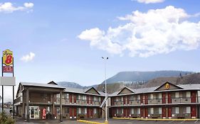 Super 8 By Wyndham Kamloops East Motel Exterior photo