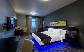 Applause Hotel Calgary Airport By Clique Exterior photo