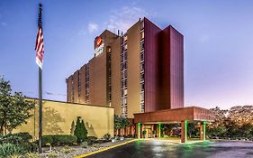 Clarion Hotel Cincinnati North Exterior photo