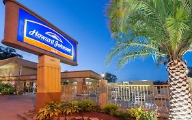 Howard Johnson By Wyndham Historic Lake Charles Hotel Exterior photo