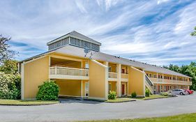 Econo Lodge Freeport - Brunswick Area Exterior photo