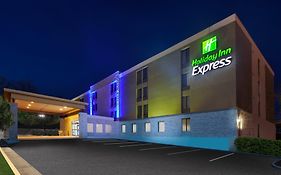 Holiday Inn Express Fairfax-Arlington Boulevard, An Ihg Hotel Exterior photo