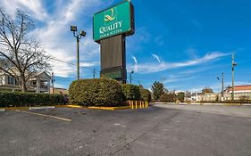 Quality Inn & Suites Conference Center Statesboro Historic District Exterior photo