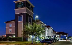 La Quinta By Wyndham Laredo Airport Hotel Exterior photo