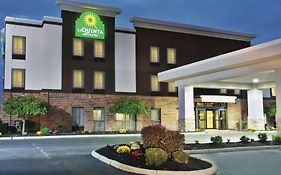 La Quinta By Wyndham Columbus - Grove City Hotel Exterior photo