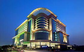 Radisson Blu Kaushambi Delhi Ncr Hotel Ghaziabad Exterior photo