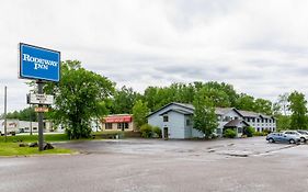 Rodeway Inn Rhinelander Exterior photo