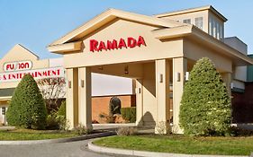 Ramada Hotel & Conference Center By Wyndham Lewiston Exterior photo