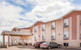 Super 8 By Wyndham Pincher Creek Ab Motel Exterior photo